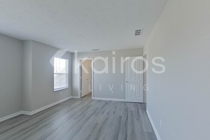 Building Photo - 10303 Deercrest Ln
