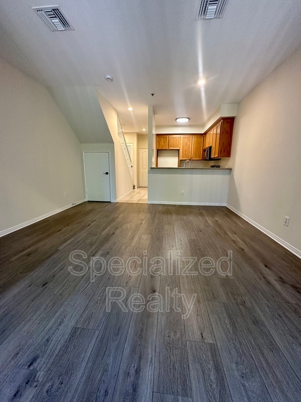 Building Photo - 5716 Whitsett Ave