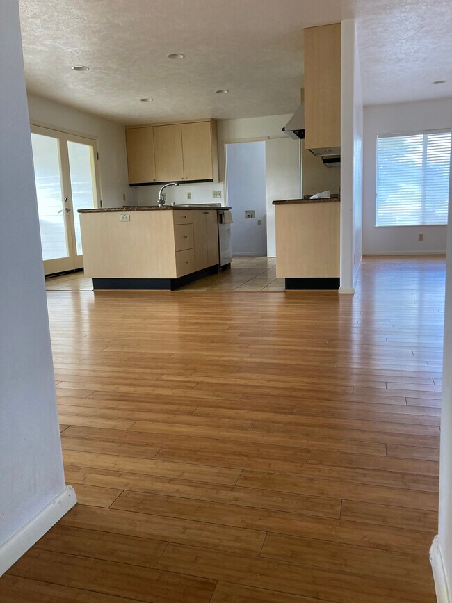 Open Kitchen - 955 Kukuau St