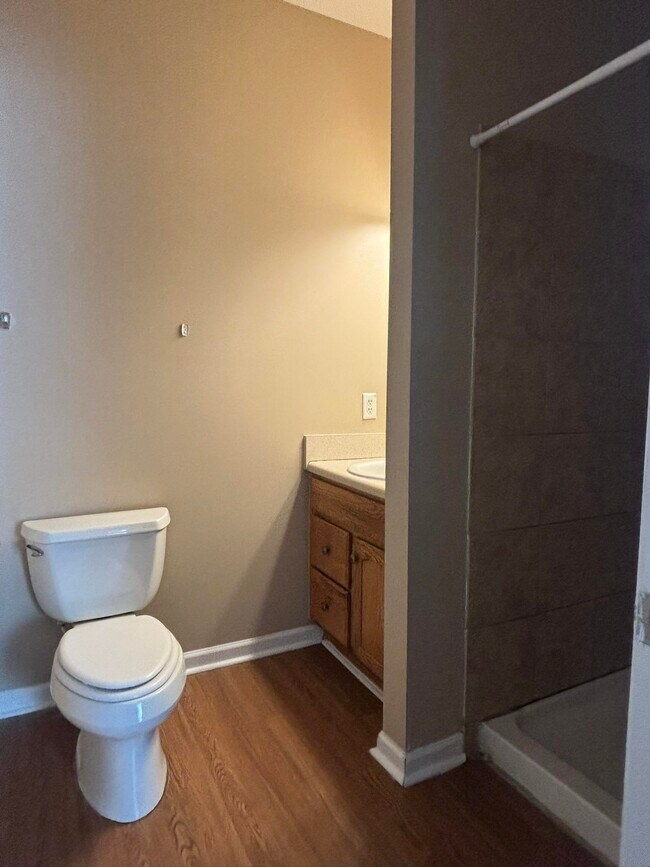 Building Photo - 2757 Kennedy Dr