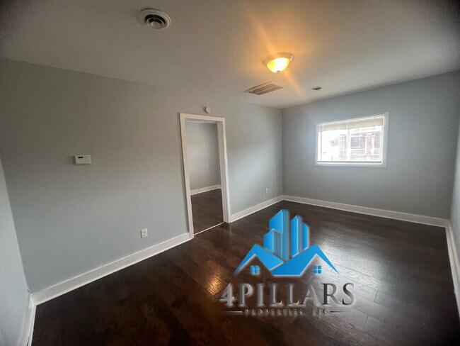 Building Photo - 1120 W 150th St
