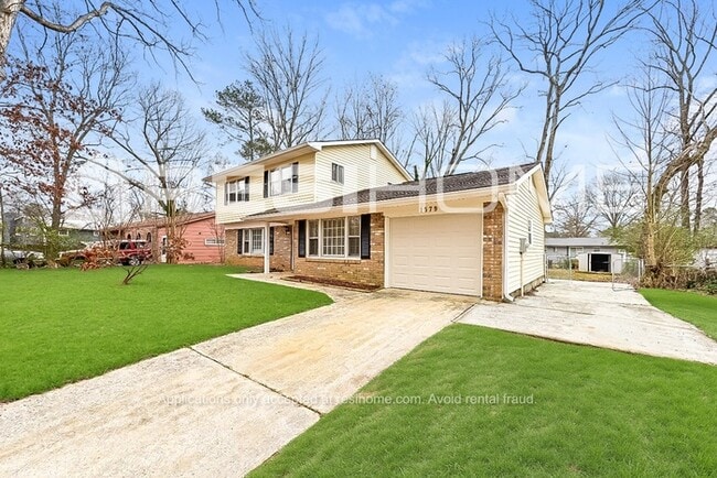 Building Photo - 1579 Wren Rd