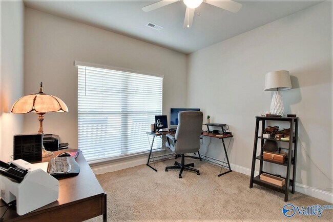 Building Photo - 155 Grey Fawn Trail