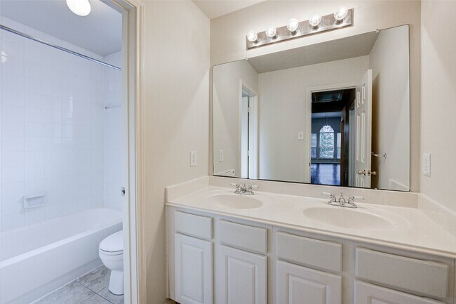 Building Photo - 6543 Horsepen Bayou Dr