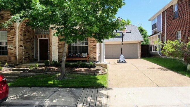 Building Photo - 452 Richmond St