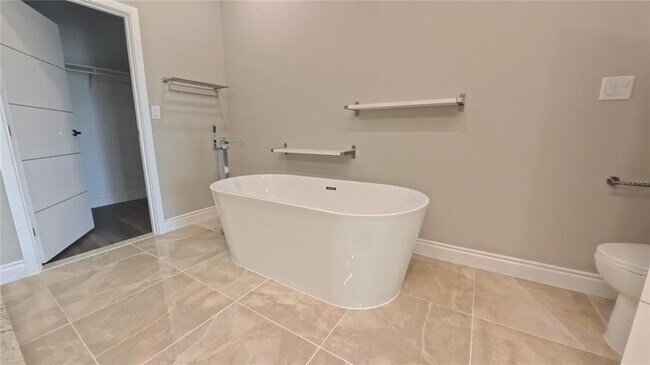 Building Photo - 1835 Brentwood Ct