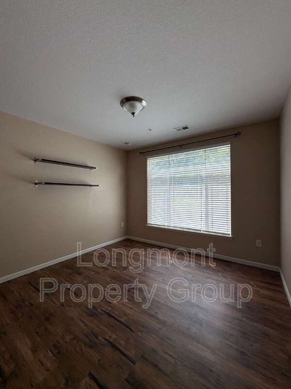 Building Photo - 804 Summer Hawk Dr