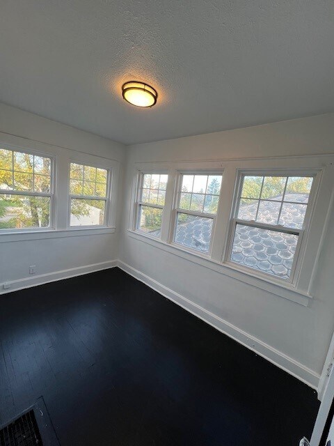 Building Photo - 1225 S Champion Ave