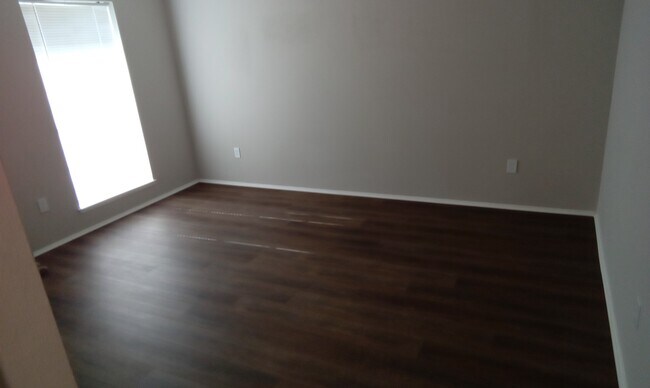 Building Photo - 117 Yorkshire Dr