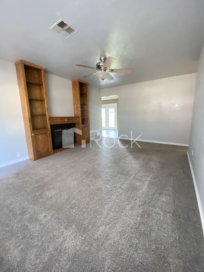 Building Photo - 3 bedroom/2 bathroom home in Moore Schools