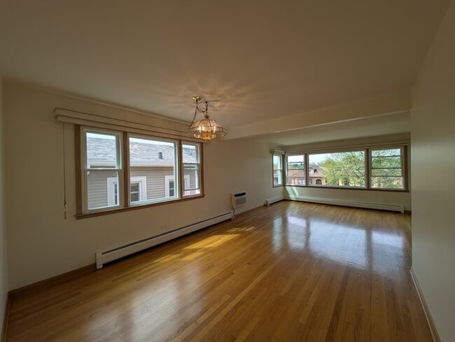 Building Photo - 6537 N Natoma Ave