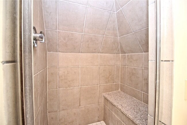 Building Photo - 434 Bellevue Ave