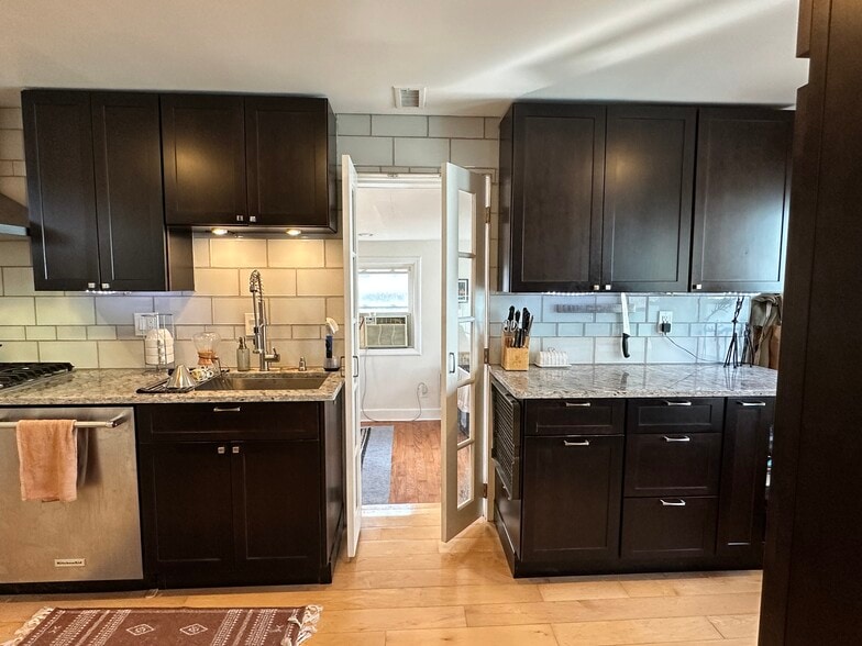 Kitchen - 1781 William Howard Taft Rd