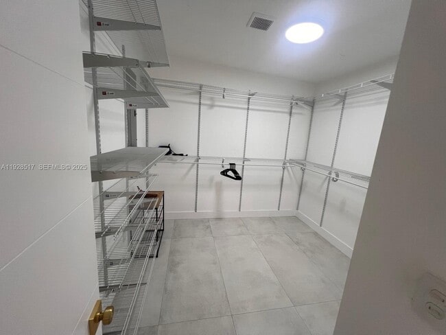 Building Photo - 3675 SW 26th St