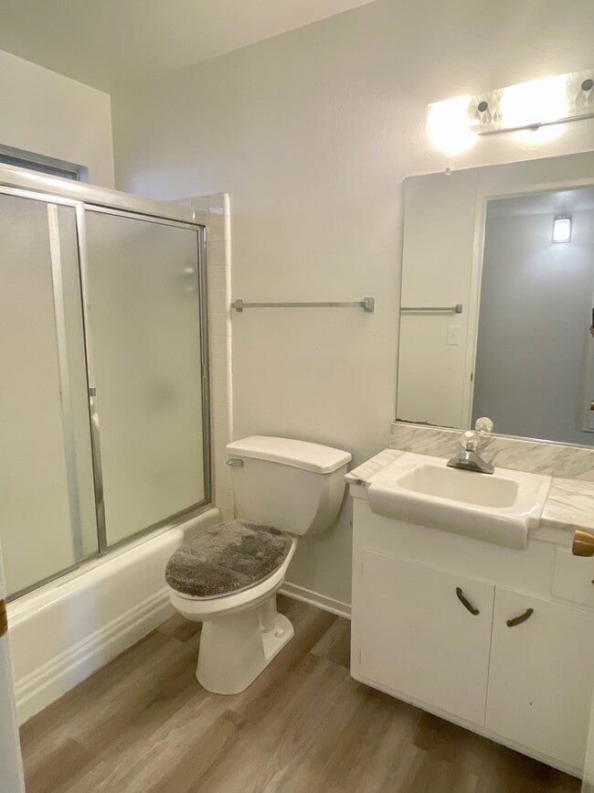 Building Photo - 26296 Cherry Hills Blvd