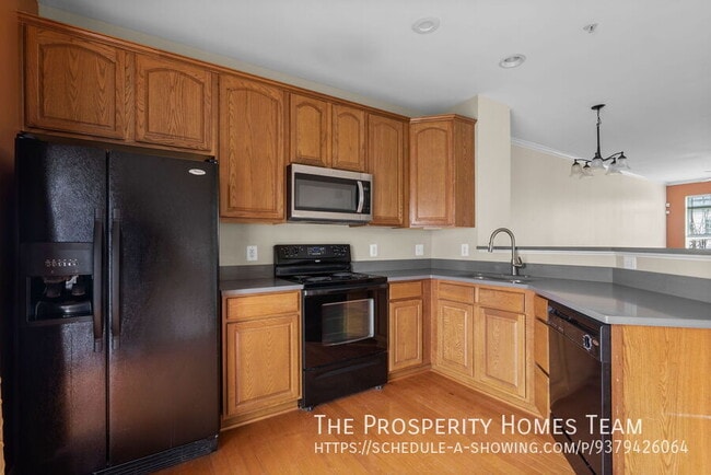 Building Photo - 5569 Lanier Ave