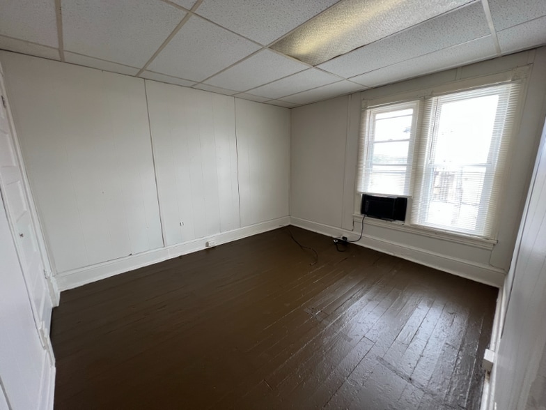 Building Photo - 314 Auburn St