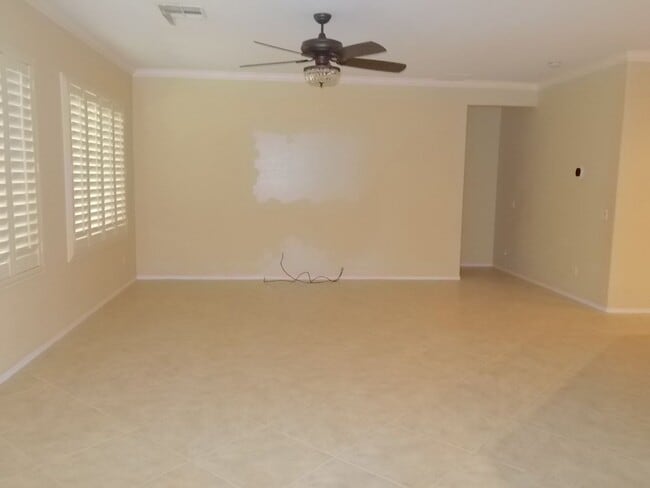 Building Photo - Elegant Single-Story Home in a Gated Commu...