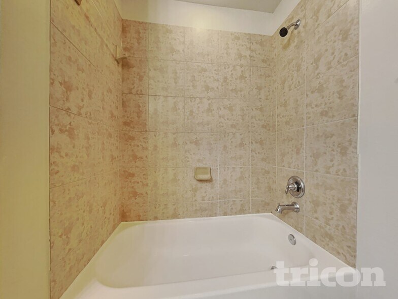 Building Photo - 7914 Moss Springs Ct