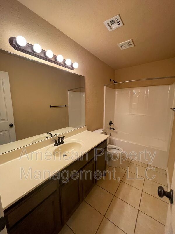 Building Photo - 13022 E 133rd Pl N