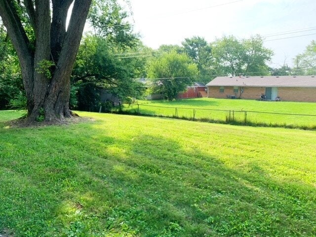 Building Photo - EASTSIDE LARGE 4 BR HOME AVAILABLE NOW!