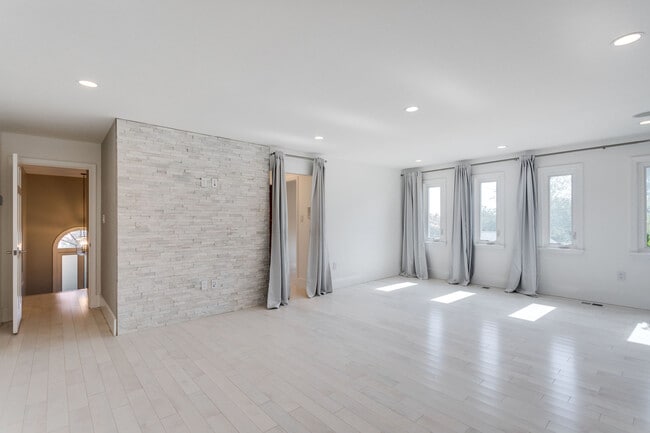 Building Photo - 4611 Charleston Terrace NW