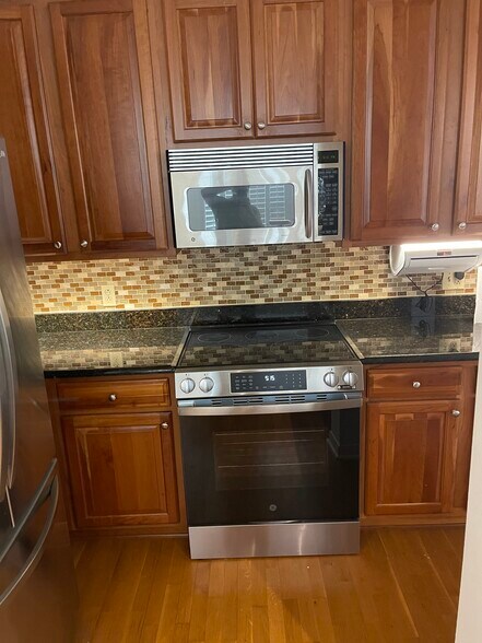 Building Photo - 3225 Turtle Creek Blvd