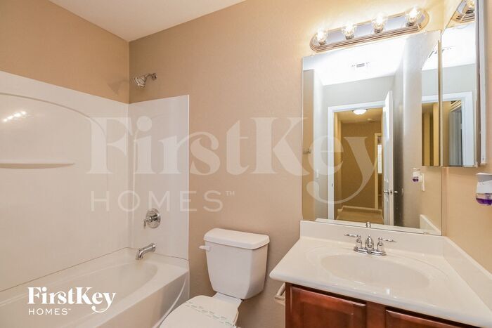 Building Photo - 1671 Maddison Cir