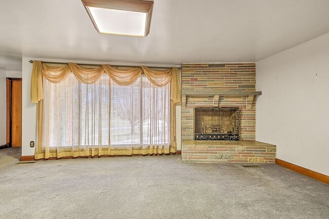 Building Photo - 563 Hales Chapel Rd