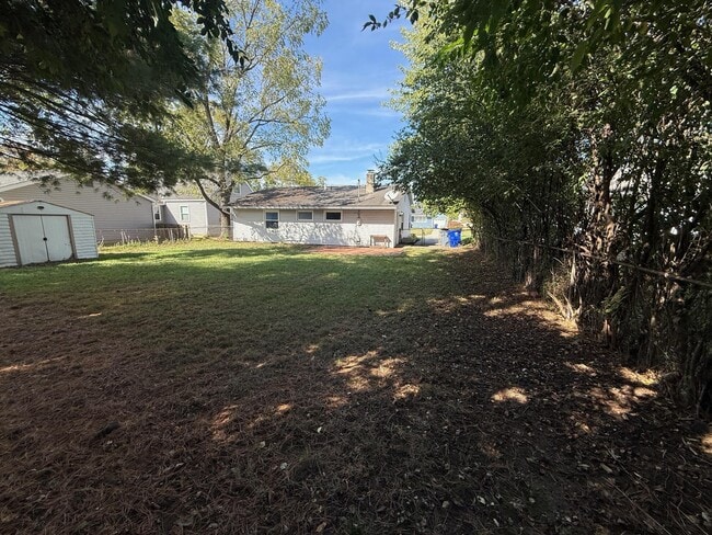 Building Photo - 2557 Bristol Rd