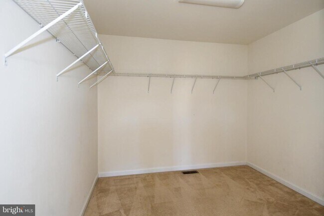 Building Photo - 3082 American Eagle Blvd