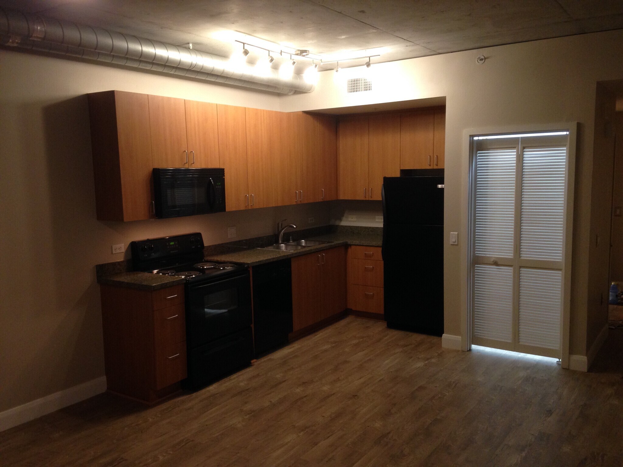 Building Photo - 1080 Park Blvd Unit 1308