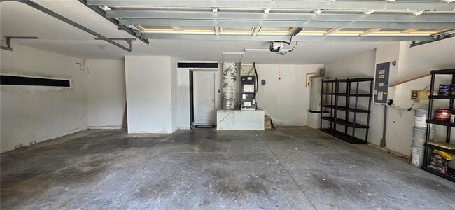 Building Photo - 11609 Greensleeve Ave