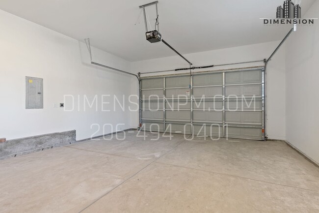 Building Photo - Almost New House with AC!
