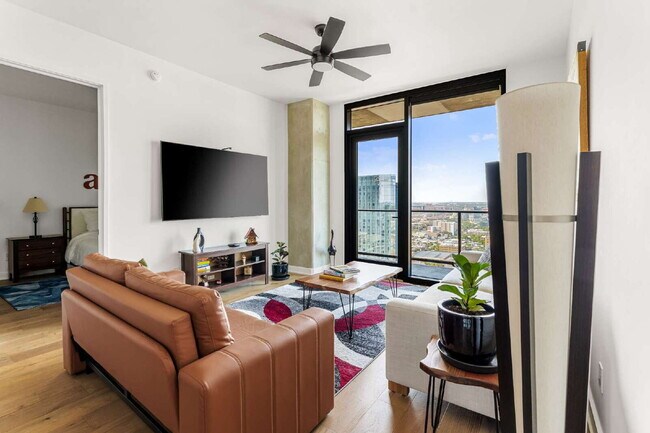 Building Photo - Luxury Condo with Skyline Views