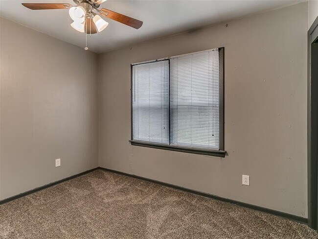 Building Photo - 4209 NE 19th St