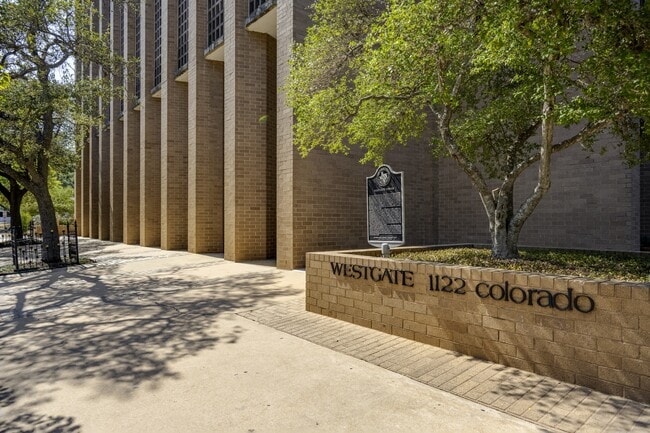 Building Photo - 1122 Colorado St