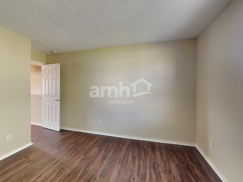Building Photo - 1494 Blue Grass Pky