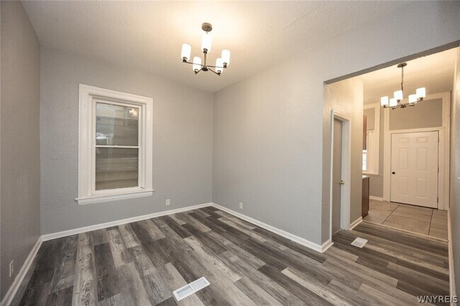 Building Photo - 1023 15th St