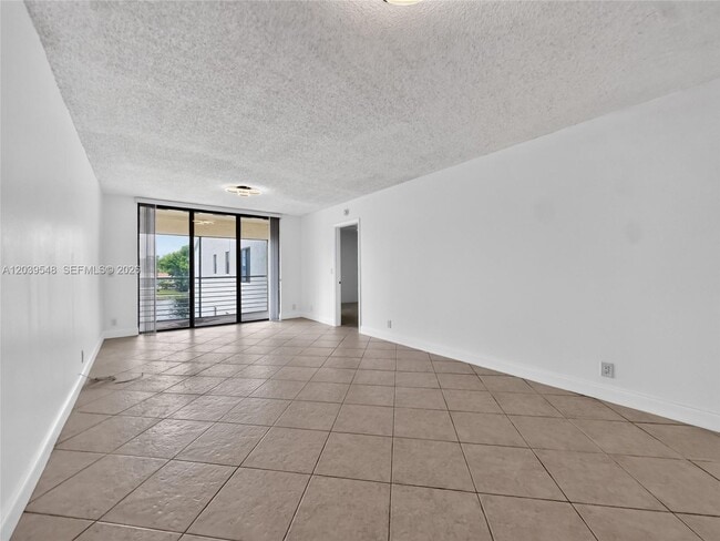 Building Photo - 11358 Taft St