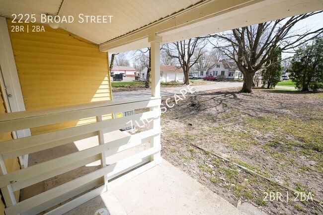 Building Photo - 2225 Broad St