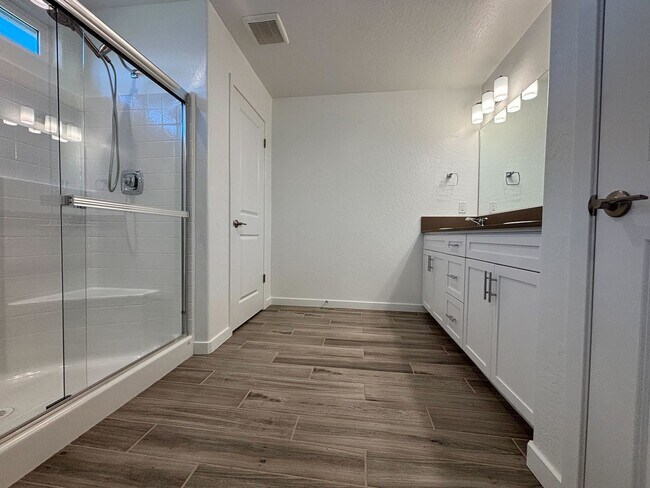 Building Photo - Spacious 3-Bedroom Home with Solar, Modern...