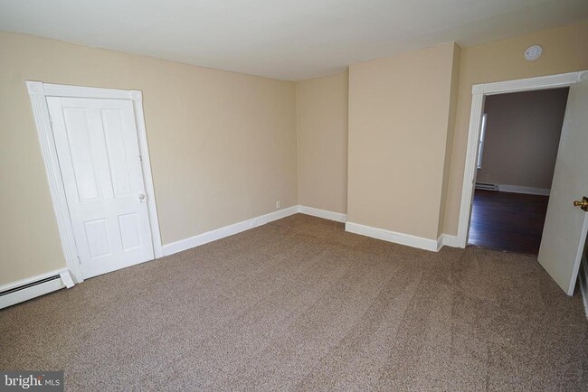 Building Photo - 303 E Main St