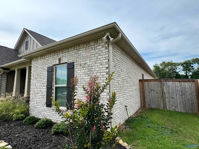 Building Photo - 109 Kambry Grv Dr