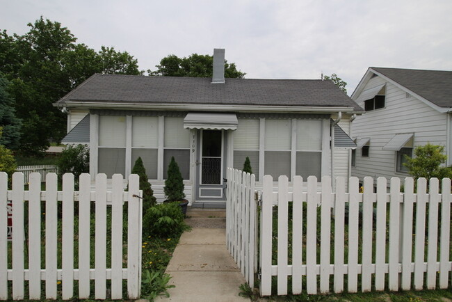 Primary Photo - Cozy Three Bedroom House in Simpsonville