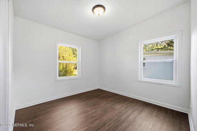 Building Photo - 5846 Abelia Rd
