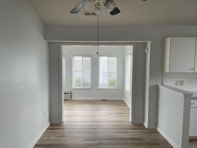 Building Photo - 2 Bedroom 2 Bath  with Flex Room, located in Saltaire Village