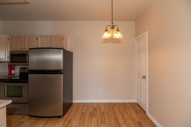 Building Photo - 150 S 800 E