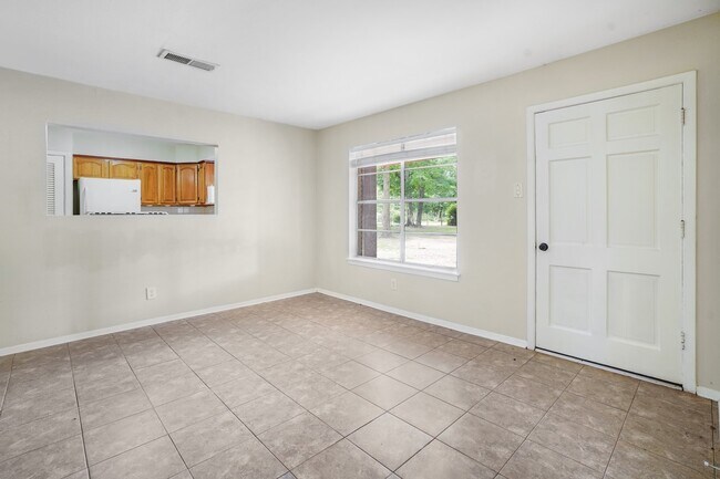 Building Photo - 26407 Magnolia Dr