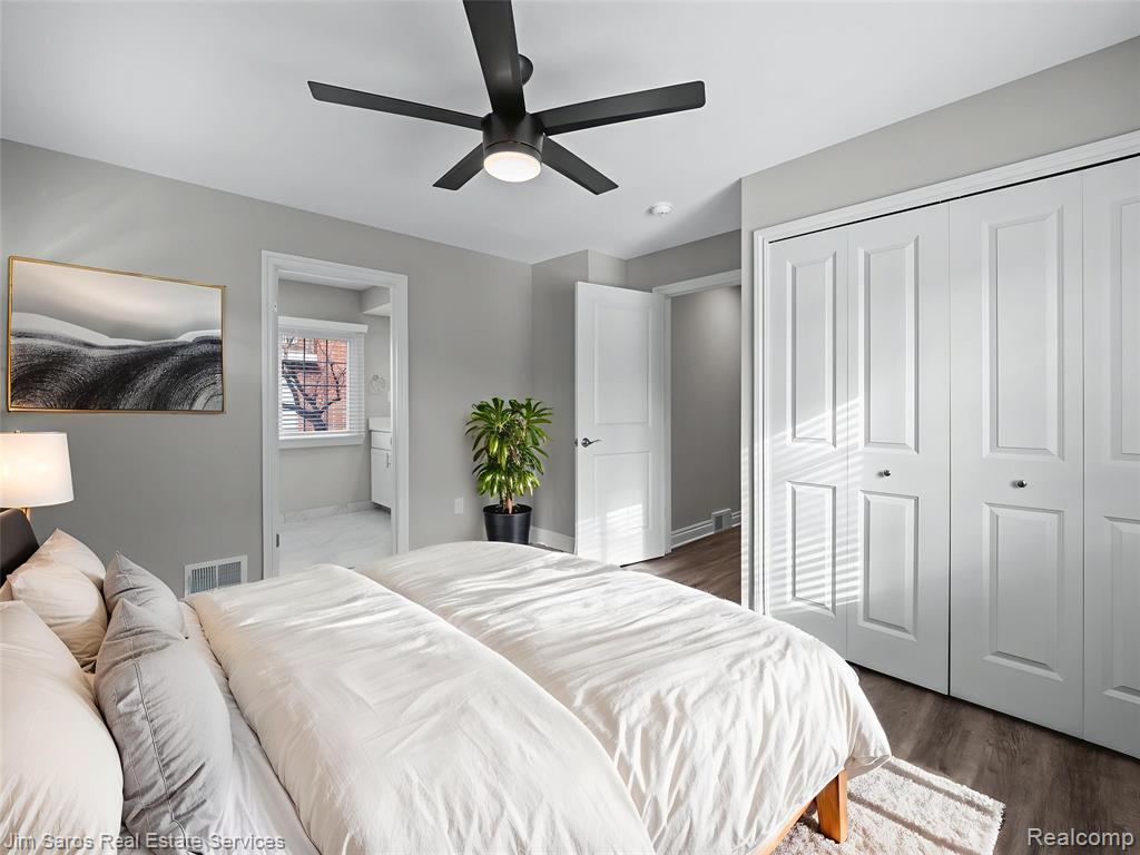 Building Photo - 895 Harcourt Rd